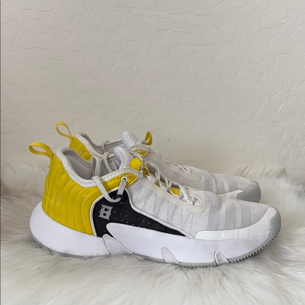 Adidas Trae Unlimited Men's Size 8 Sneakers Basketball Shoe White #131973778